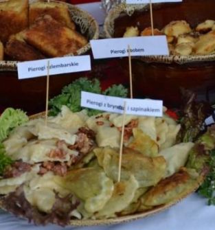 Pierogi z: mięsem,ruskie,serem,szpinakiem,borówkami