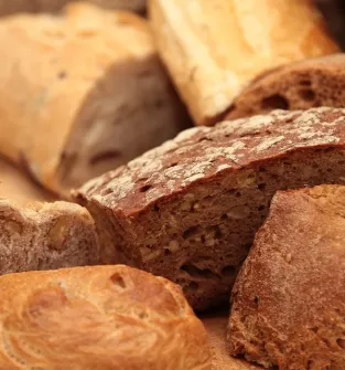 Chleb wiejski z łopaty (1 bochenek ok. 2 kg)  pszenno-żytni